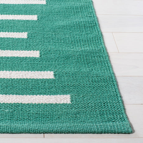 Safavieh Montauk Mtk313Y Dark Green/Ivory Area Rug