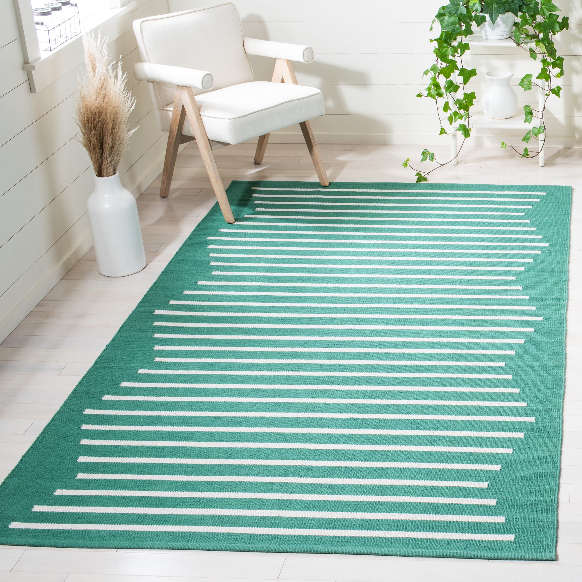 Safavieh Montauk Mtk313Y Dark Green/Ivory Area Rug