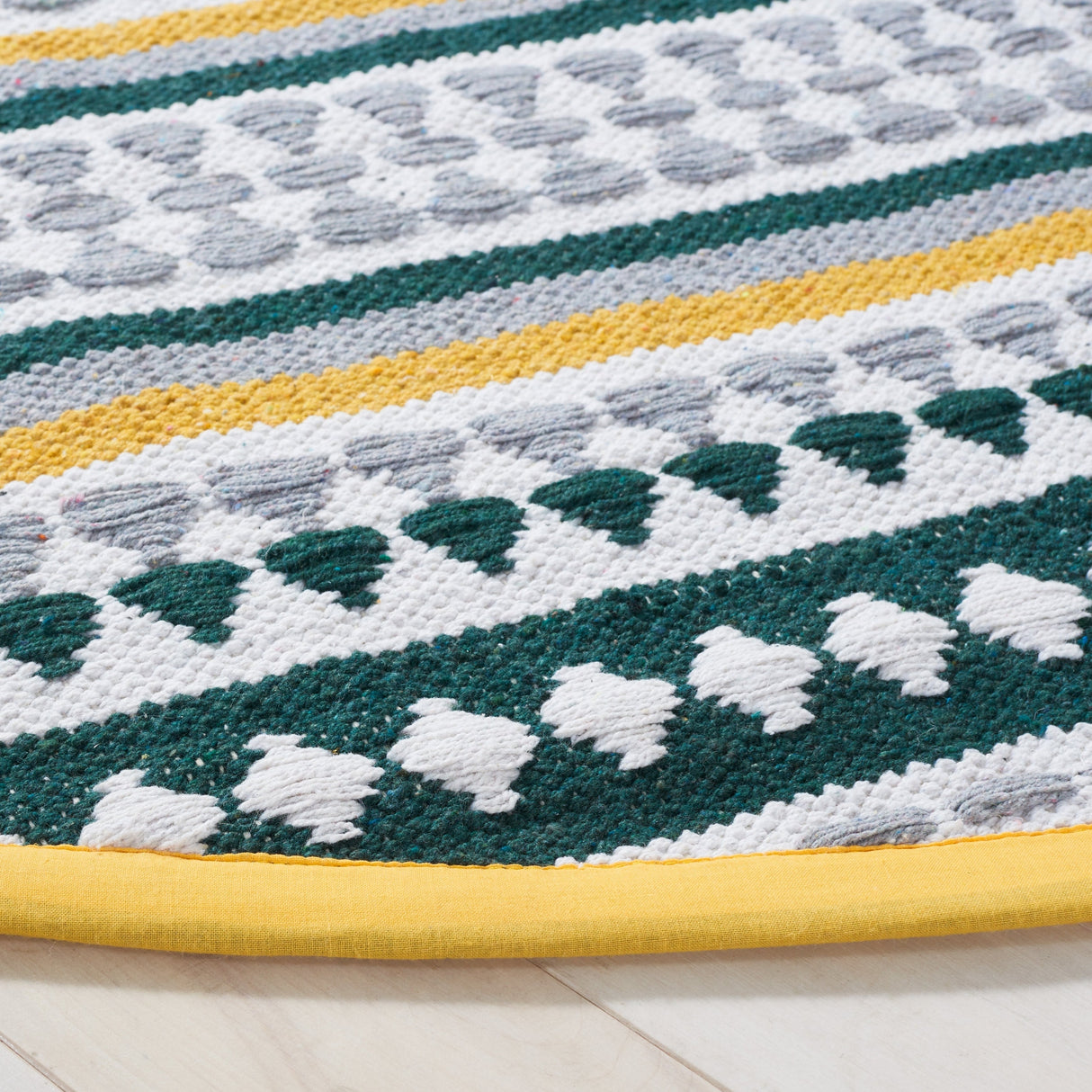 Safavieh Montauk Mtk451D Yellow/Ivory Rug.