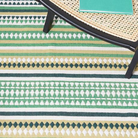 Safavieh Montauk Mtk451Y Green/Ivory Rug.
