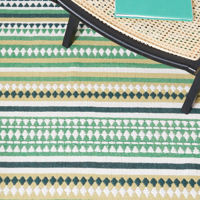 Safavieh Montauk Mtk451Y Green/Ivory Rug.