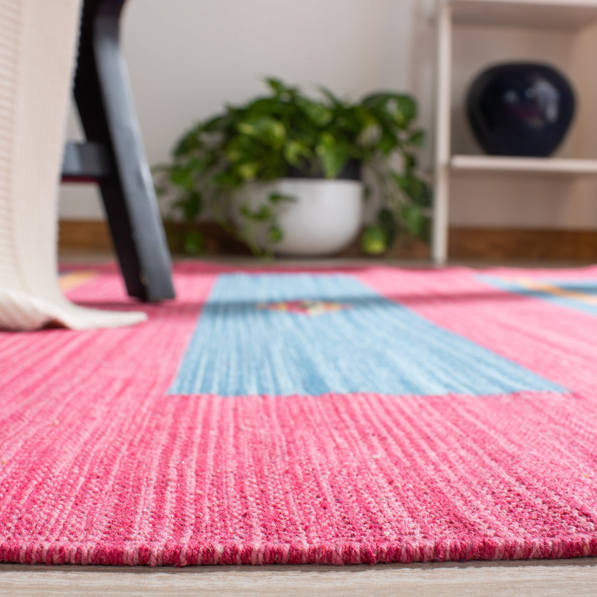 Safavieh Montauk Mtk551Q Red/Blue Rugs.