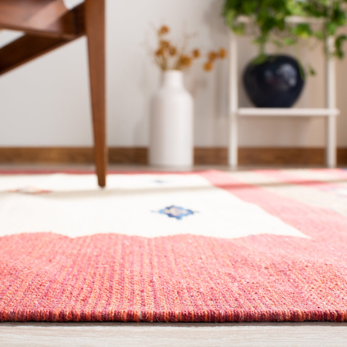 Safavieh Montauk Mtk552A Blue/Red Rugs.