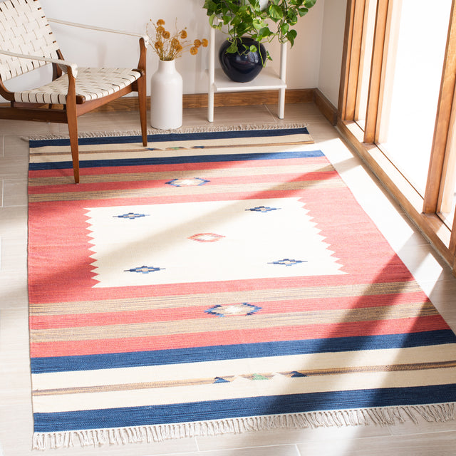 Safavieh Montauk Mtk552A Blue/Red Area Rug