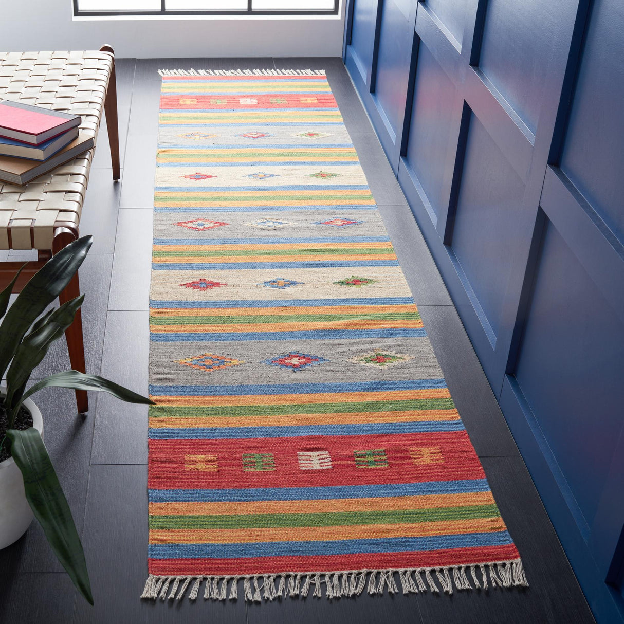 Safavieh Montauk Mtk555M Blue/Red Rugs.