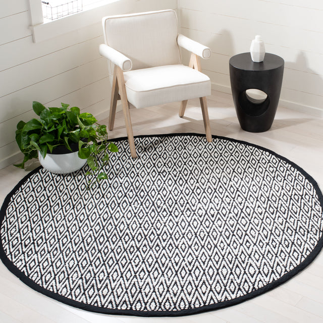 Safavieh Montauk Mtk621A Ivory/Black Area Rug