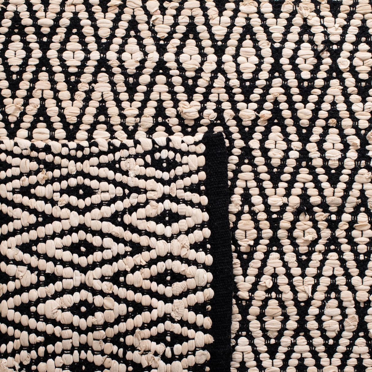 Safavieh Montauk Mtk621B Beige/Black Rugs.