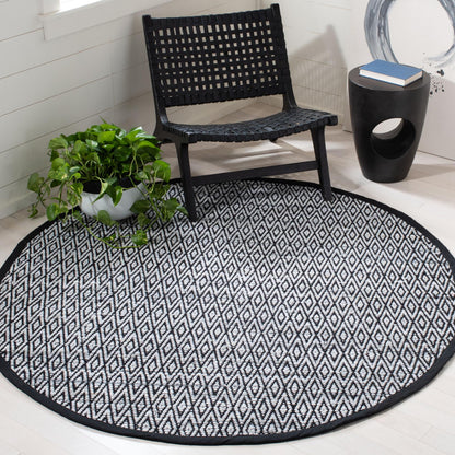 Safavieh Montauk Mtk621F Grey/Black Area Rug