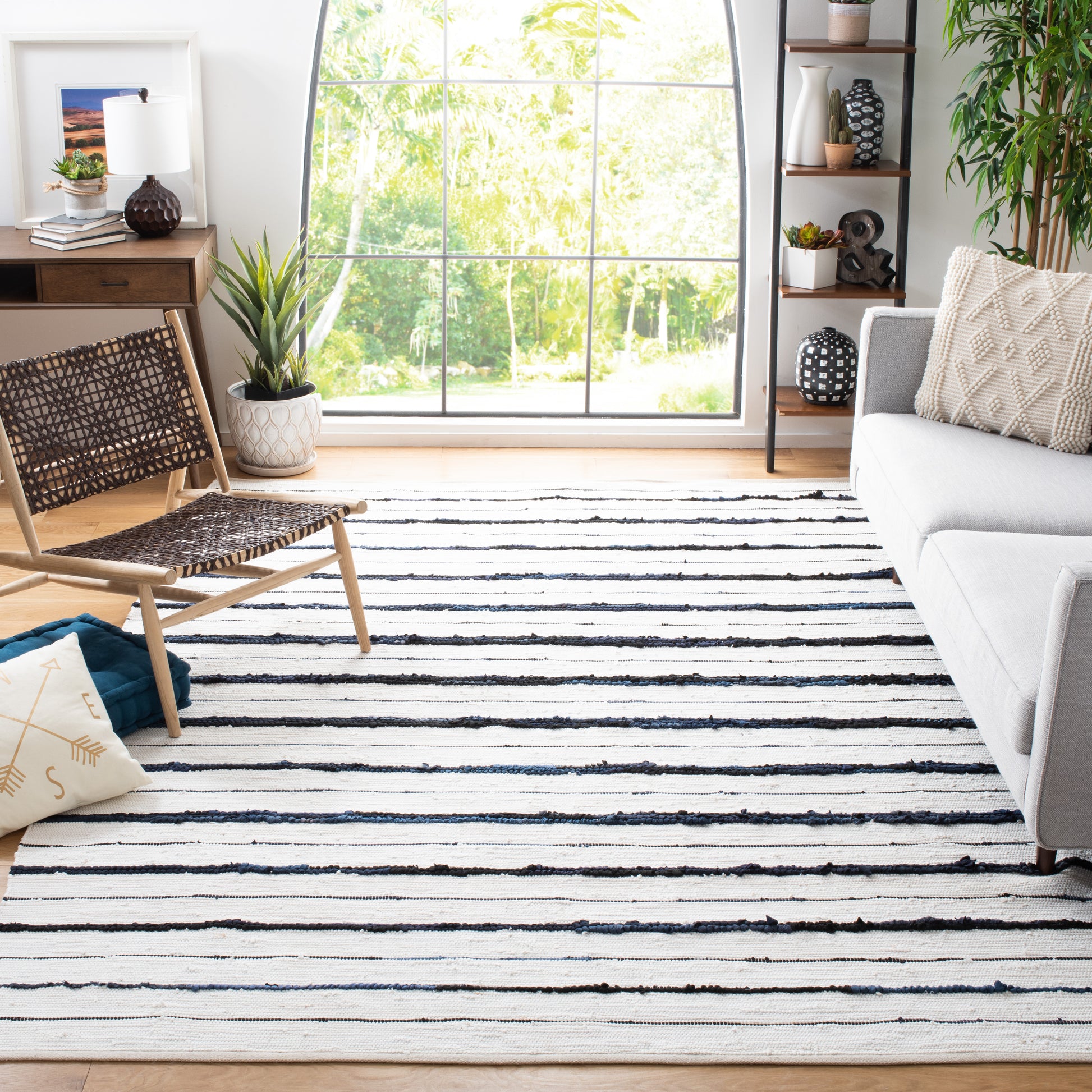 Safavieh Montauk Mtk623N Navy/Ivory Area Rug