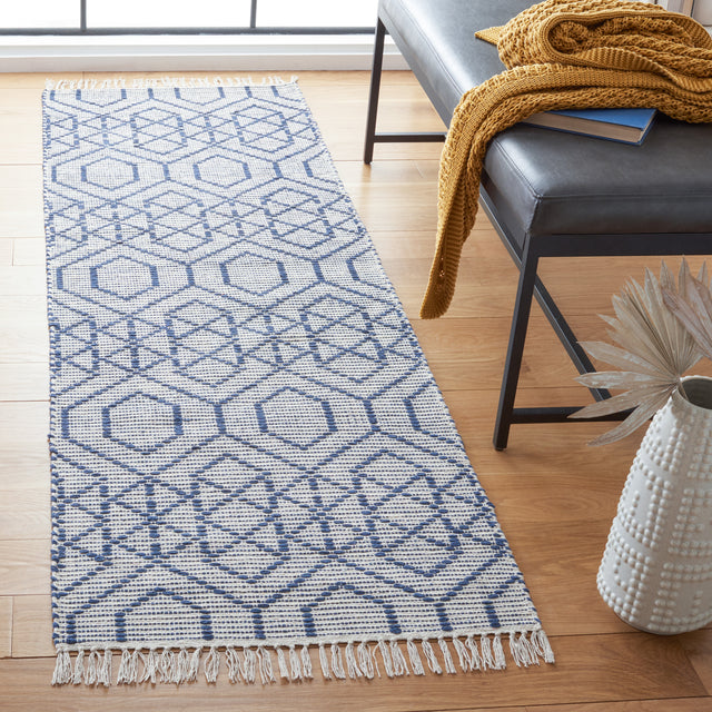 Safavieh Montauk Mtk652N Navy/Beige Area Rug