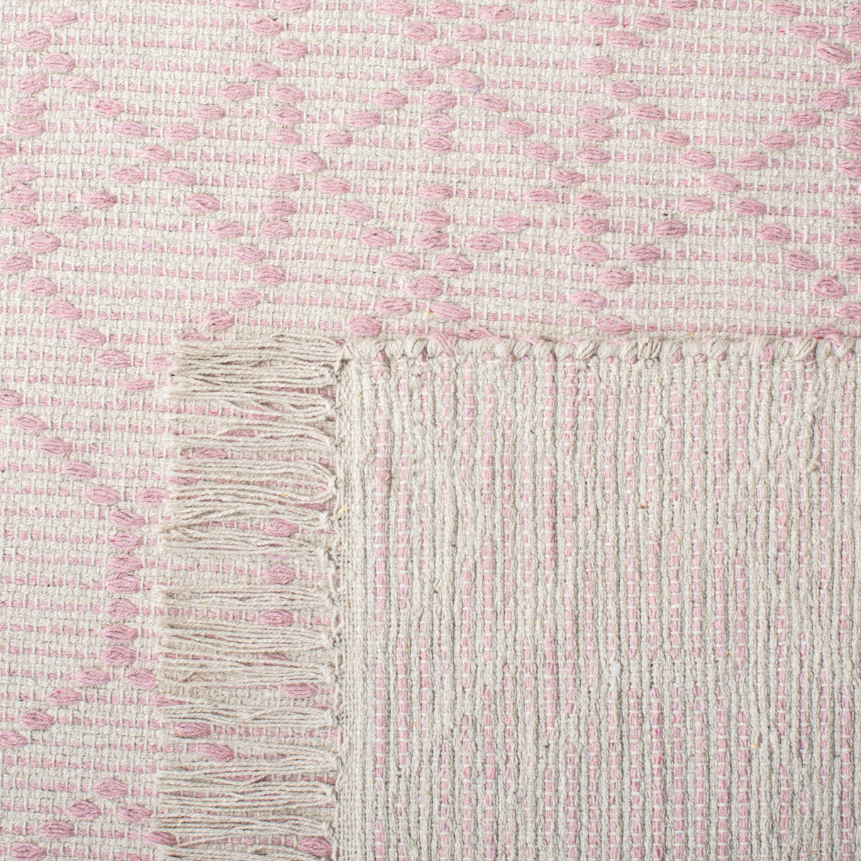 Safavieh Montauk Mtk652U Pink/Ivory Rugs.