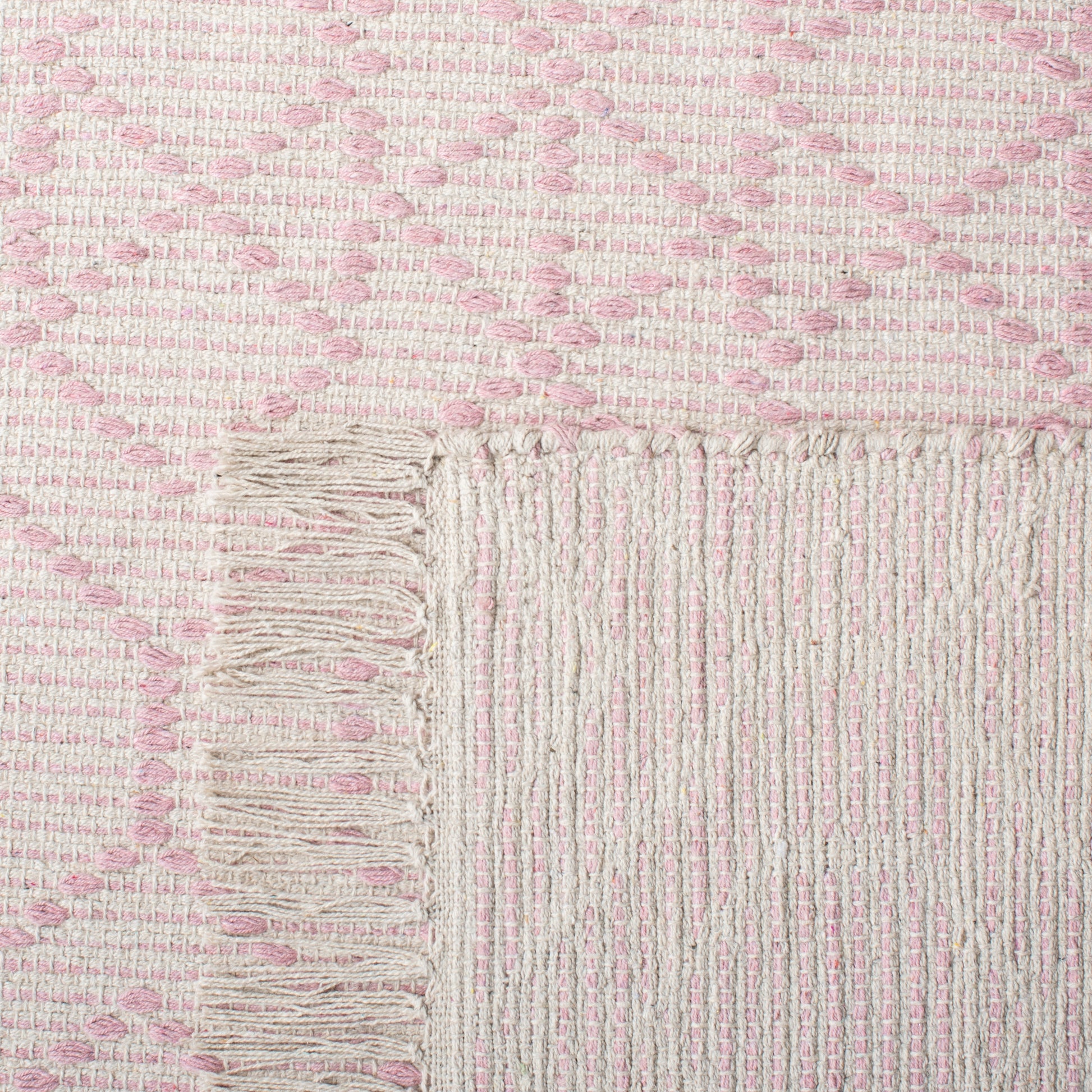 Safavieh Montauk Mtk652U Pink/Ivory Area Rug