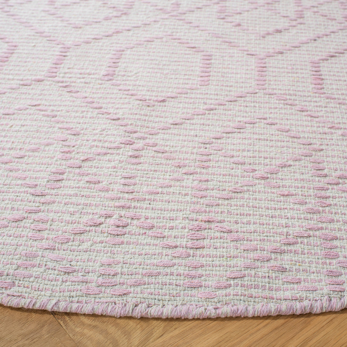 Safavieh Montauk Mtk652U Pink/Ivory Rugs.