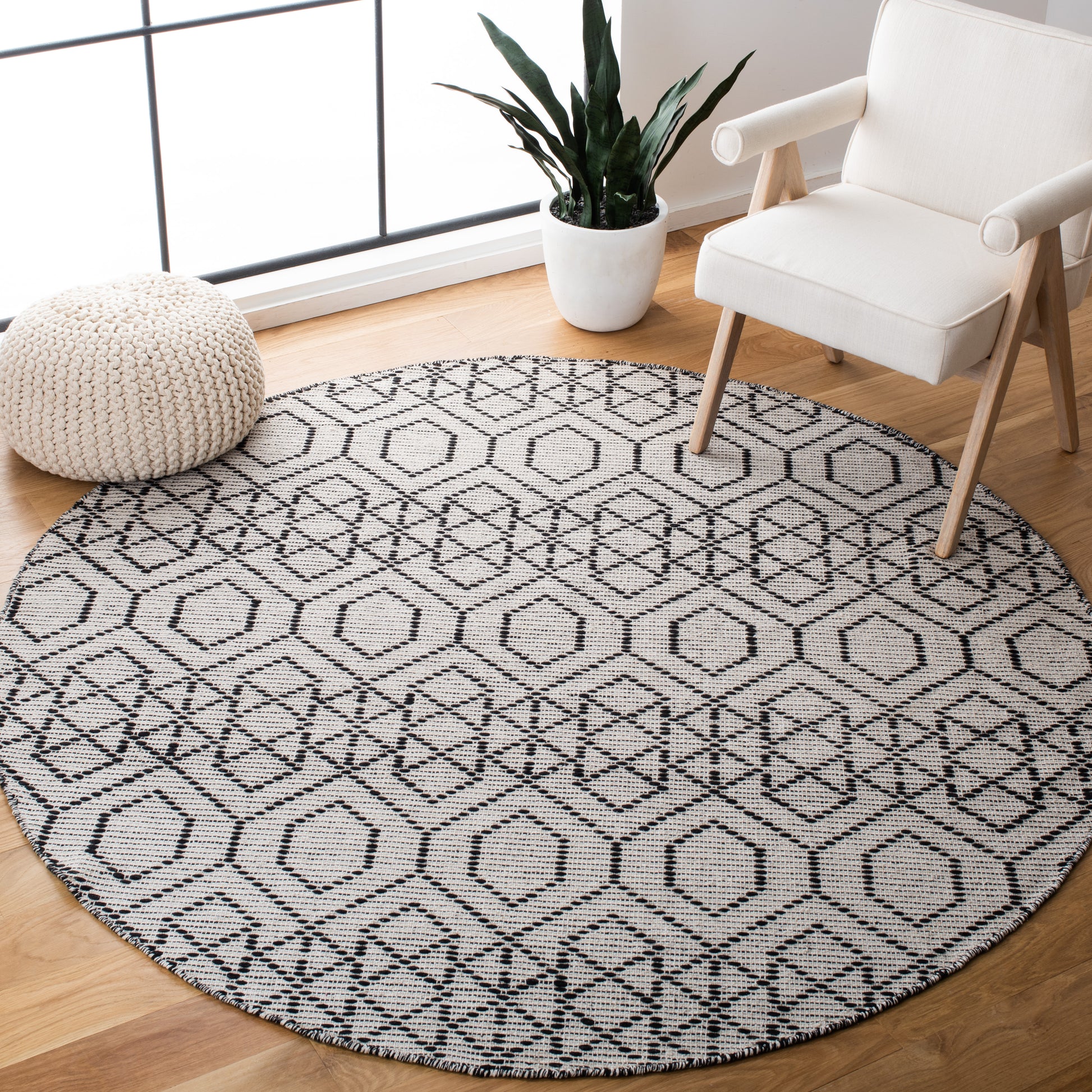 Safavieh Montauk Mtk652Z Black/Beige Area Rug