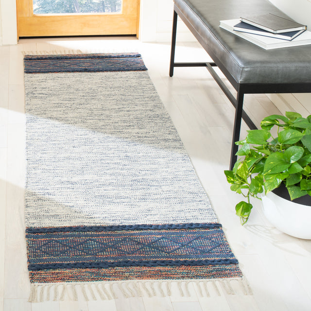 Safavieh Montauk Mtk653N Navy/Beige Area Rug