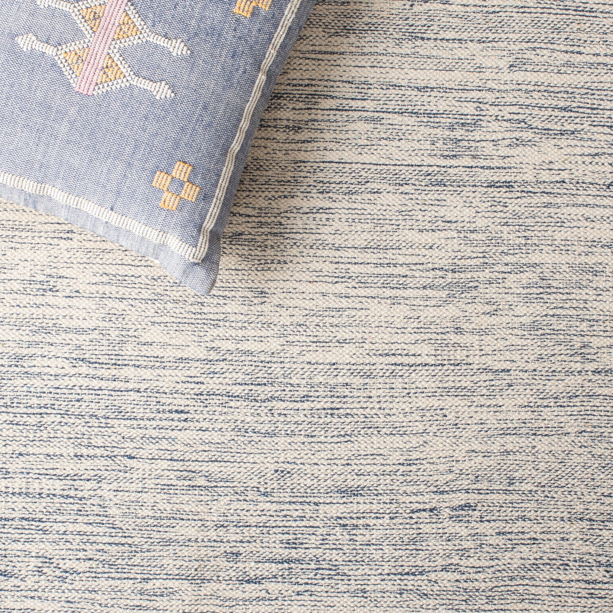 Safavieh Montauk Mtk653N Navy/Beige Rugs.