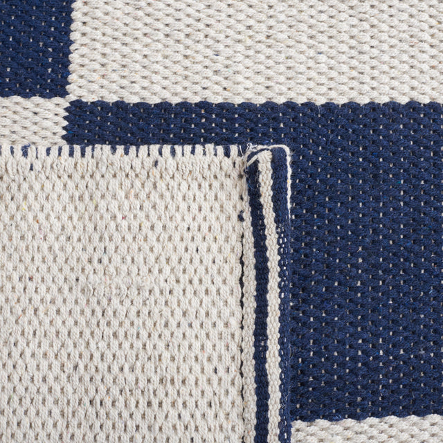 Safavieh Montauk Mtk705N Navy/Ivory Rug.