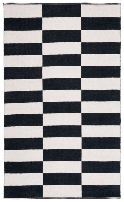 Safavieh Montauk Mtk705Z Black/Ivory Area Rug