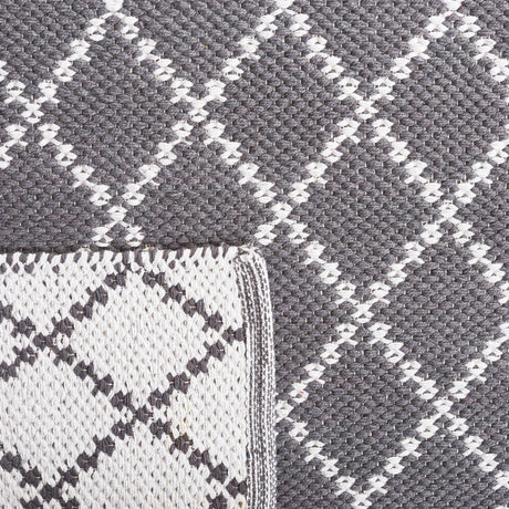 Safavieh Montauk Mtk706H Black/Ivory Rug.