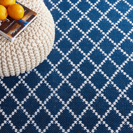 Safavieh Montauk Mtk706N Navy/Ivory Rug.