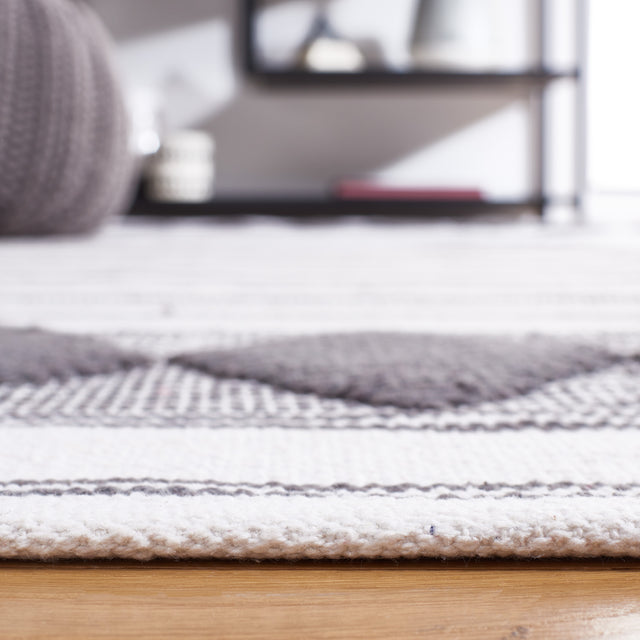 Safavieh Montauk Mtk708H Dark Grey/Ivory Rug.