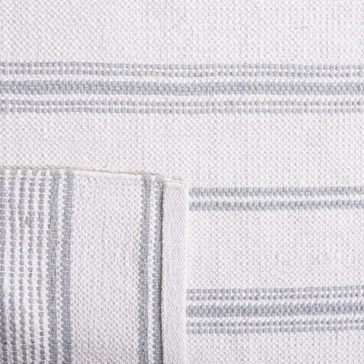 Safavieh Montauk Mtk708J Aqua/Ivory Rug.