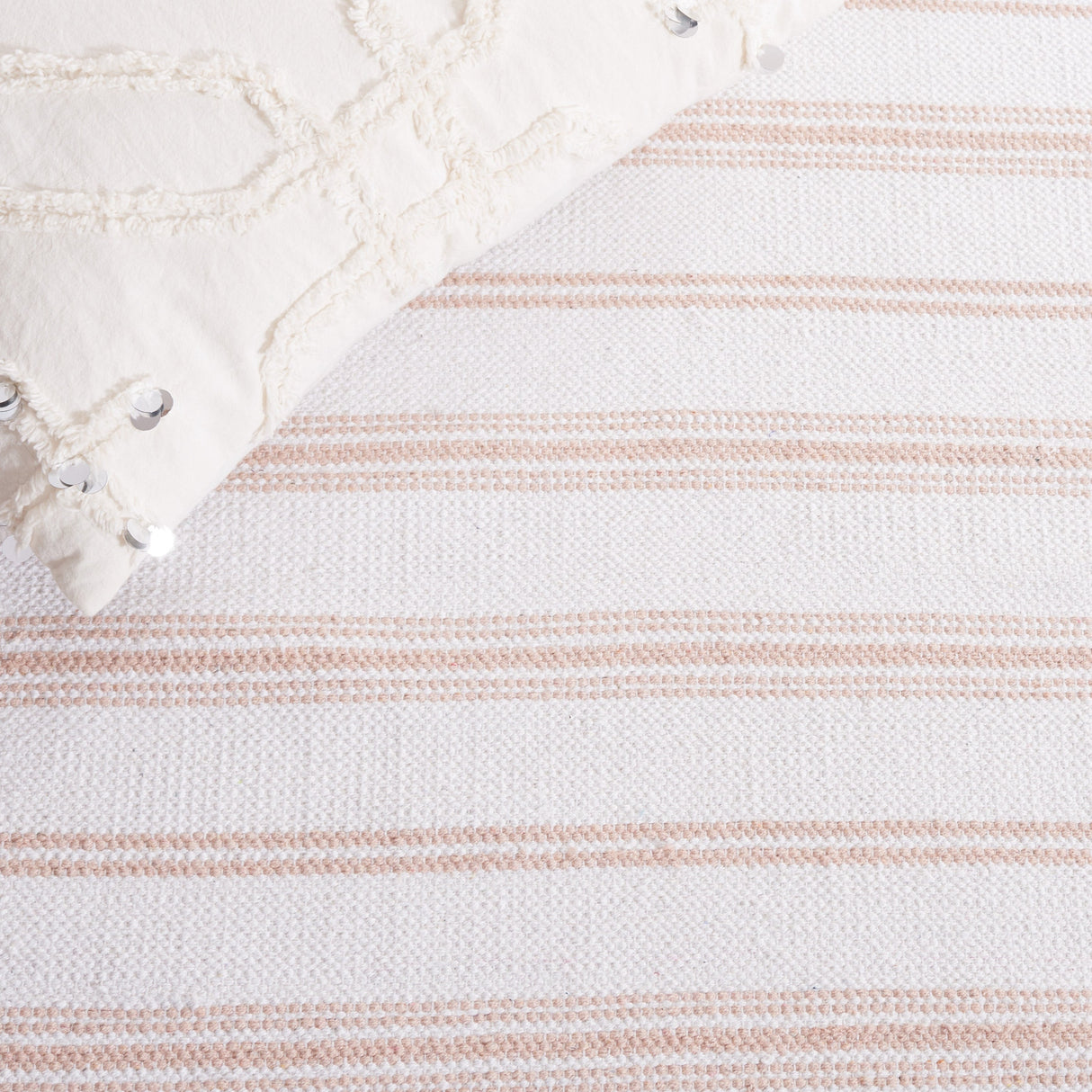 Safavieh Montauk Mtk708U Pink/Ivory Rug.