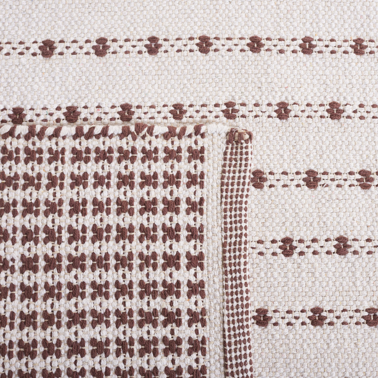 Safavieh Montauk Mtk714T Brown/Ivory Rug.