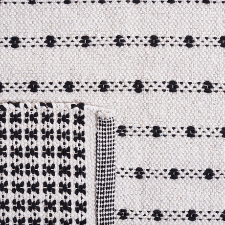Safavieh Montauk Mtk714Z Black/Ivory Rug.