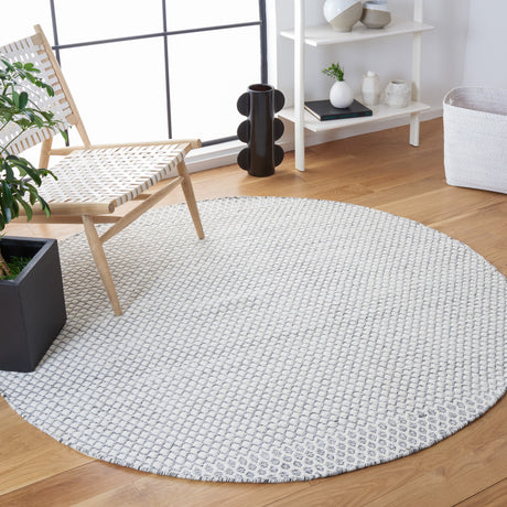 Safavieh Montauk Mtk813A Ivory/Black Area Rug