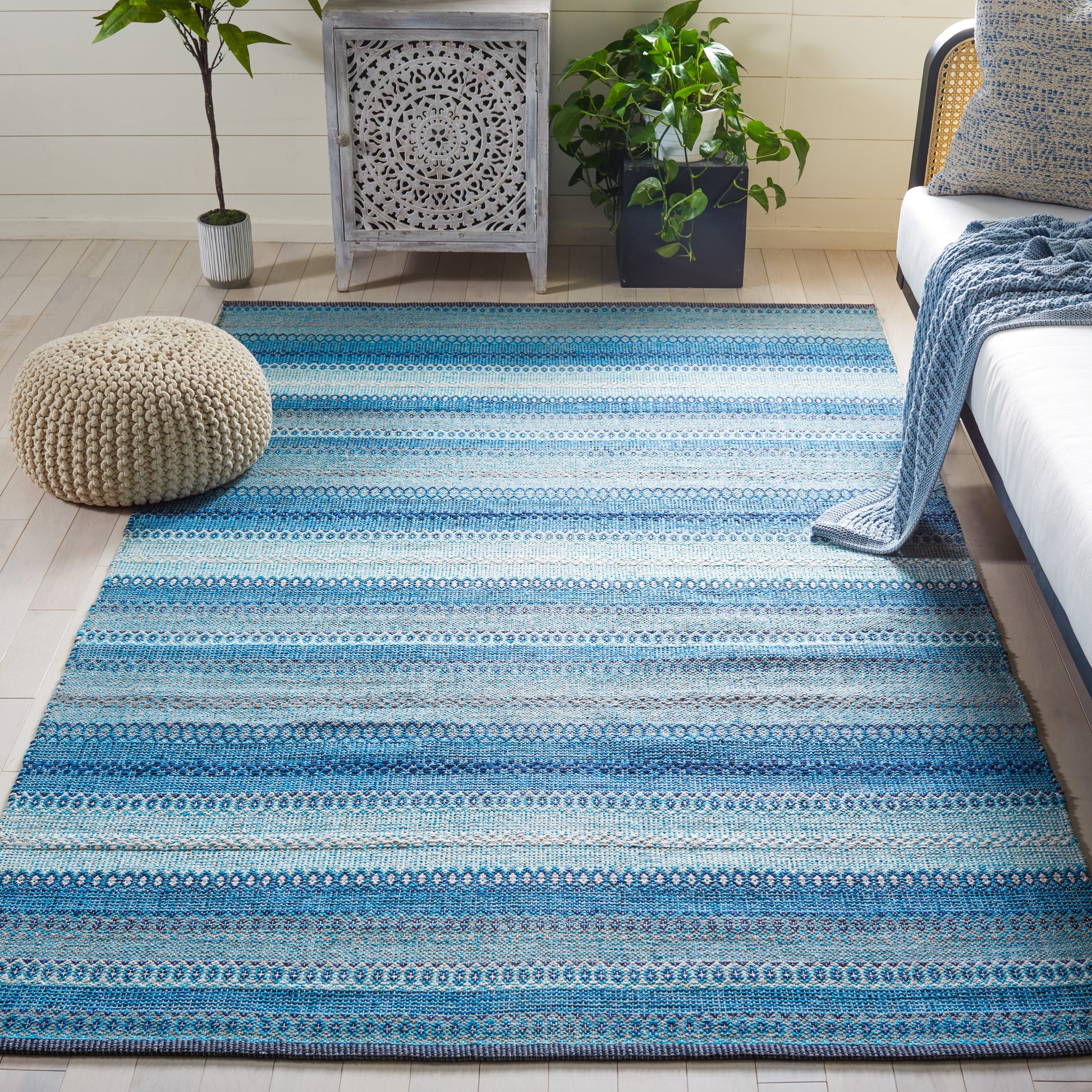 Safavieh Montauk Mtk851G Grey/Blue Area Rug