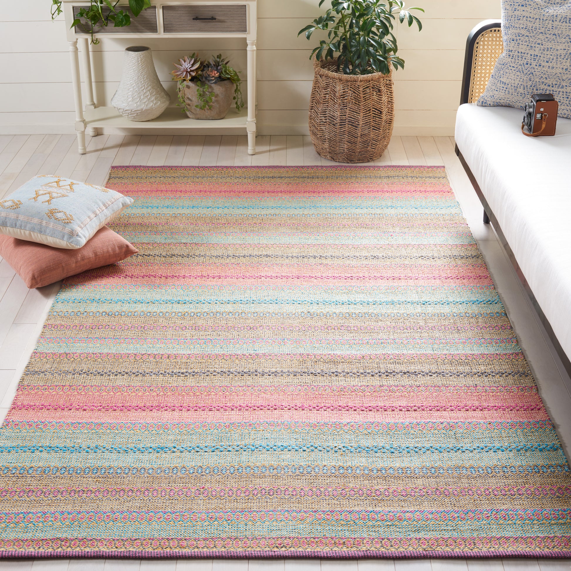 Safavieh Montauk Mtk851U Blue/Pink Area Rug