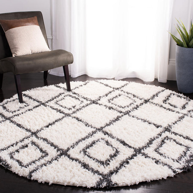 Safavieh Moroccan Tassel Shag Mts335A Ivory/Dark Grey Rug.