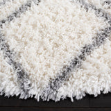 Safavieh Moroccan Tassel Shag Mts335B Ivory/Light Grey Rug.
