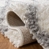 Safavieh Moroccan Tassel Shag Mts358B Ivory/Light Grey Rug.