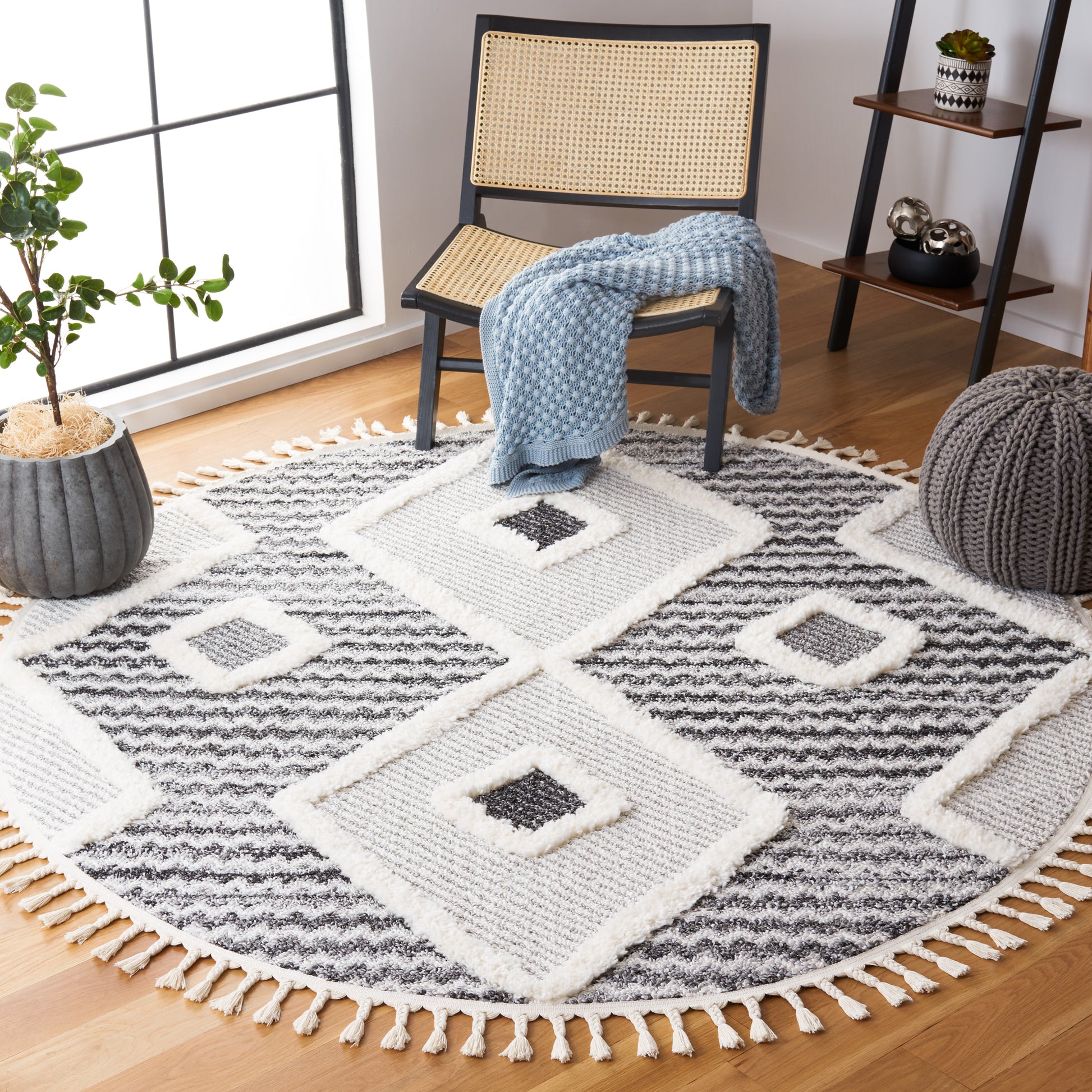 Safavieh Moroccan Tassel Shag Mts612F Grey/Ivory Area Rug