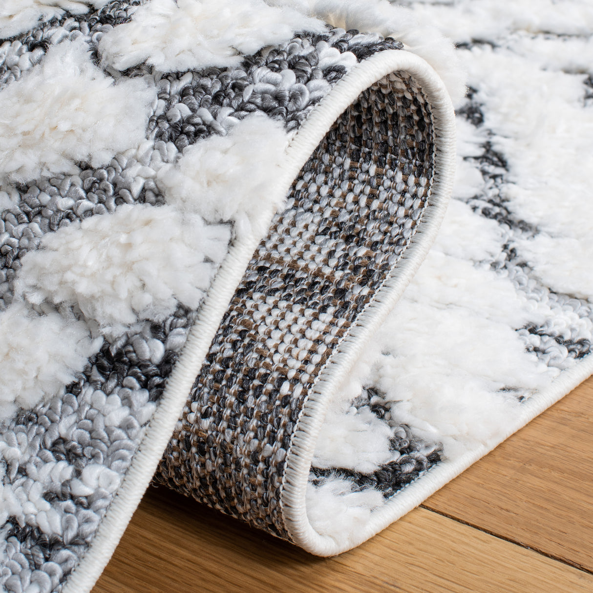 Safavieh Moroccan Tassel Shag Mts614A Ivory/Grey Rug.