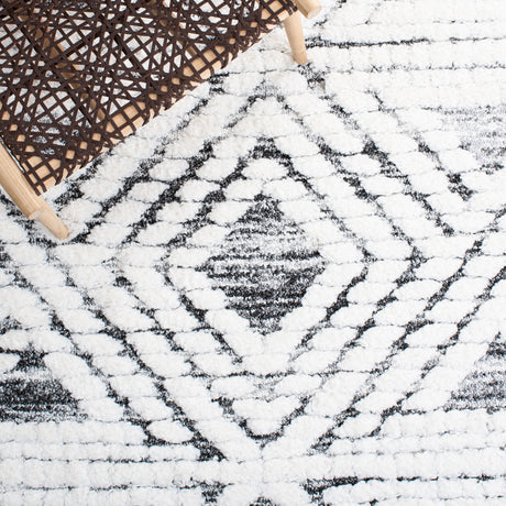 Safavieh Moroccan Tassel Shag Mts614A Ivory/Grey Rug.