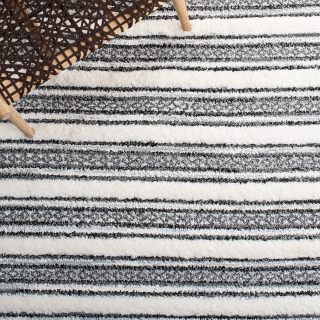 Safavieh Moroccan Tassel Shag Mts620F Grey/Ivory Rug.