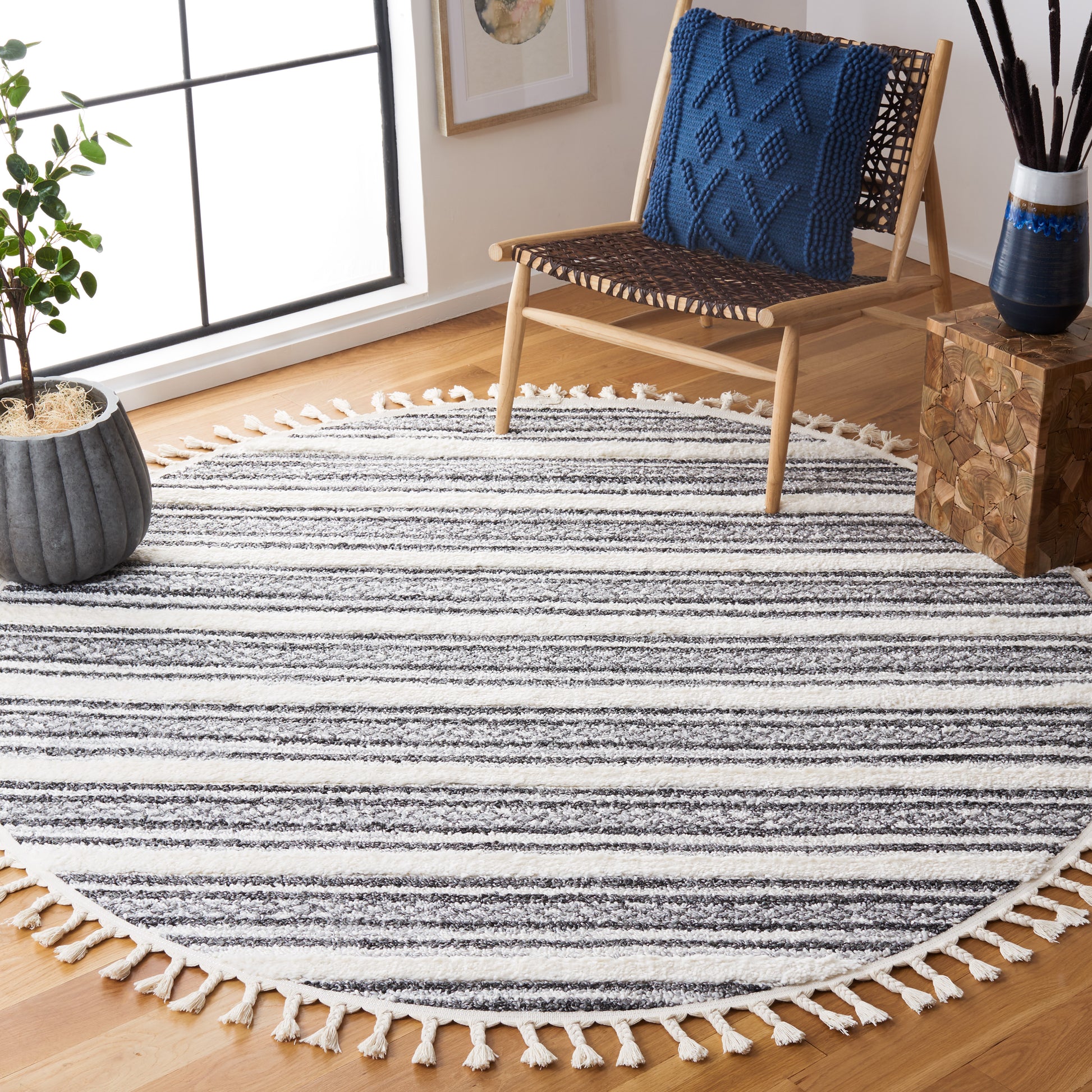 Safavieh Moroccan Tassel Shag Mts620F Grey/Ivory Area Rug