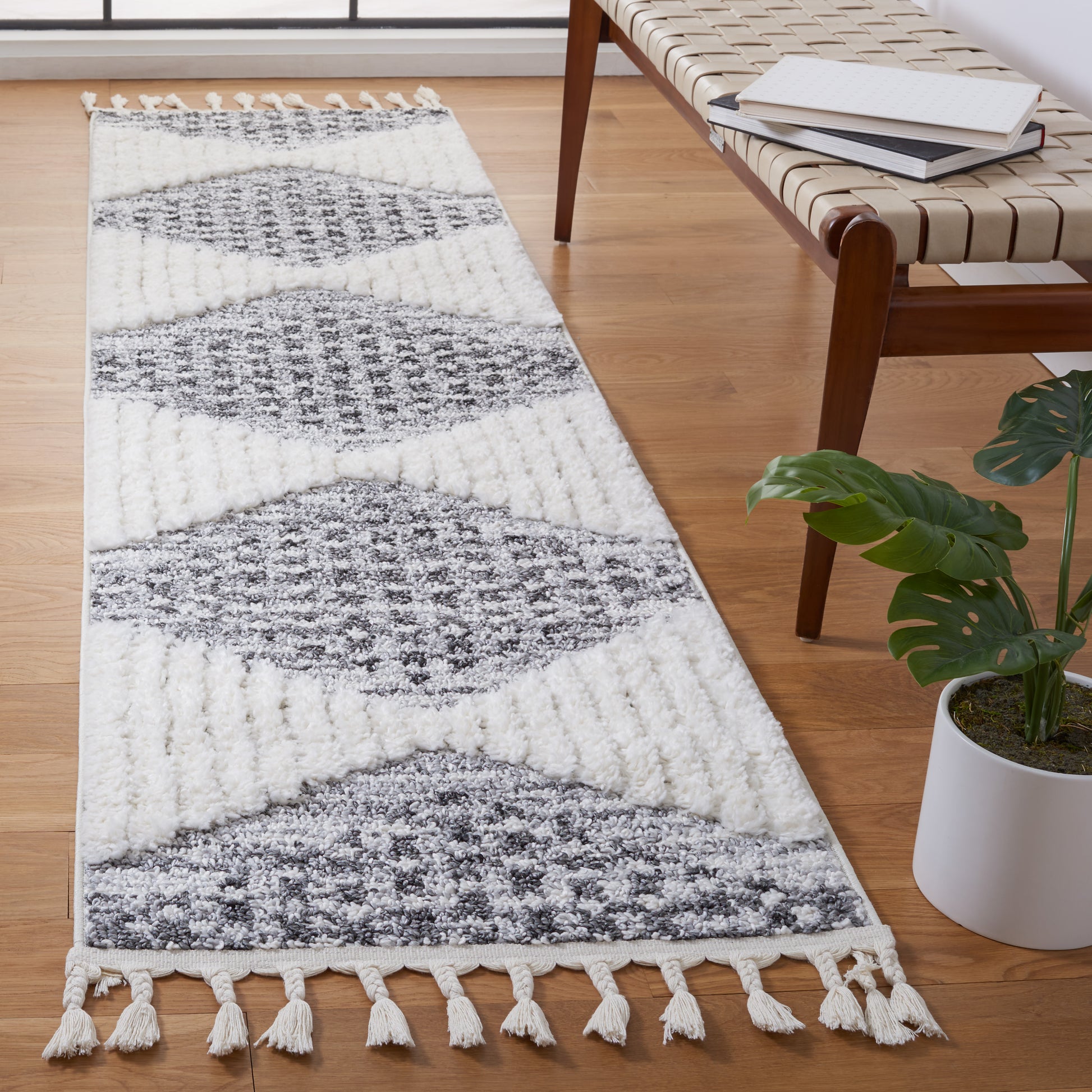 Safavieh Moroccan Tassel Shag Mts624F Grey/Ivory Area Rug