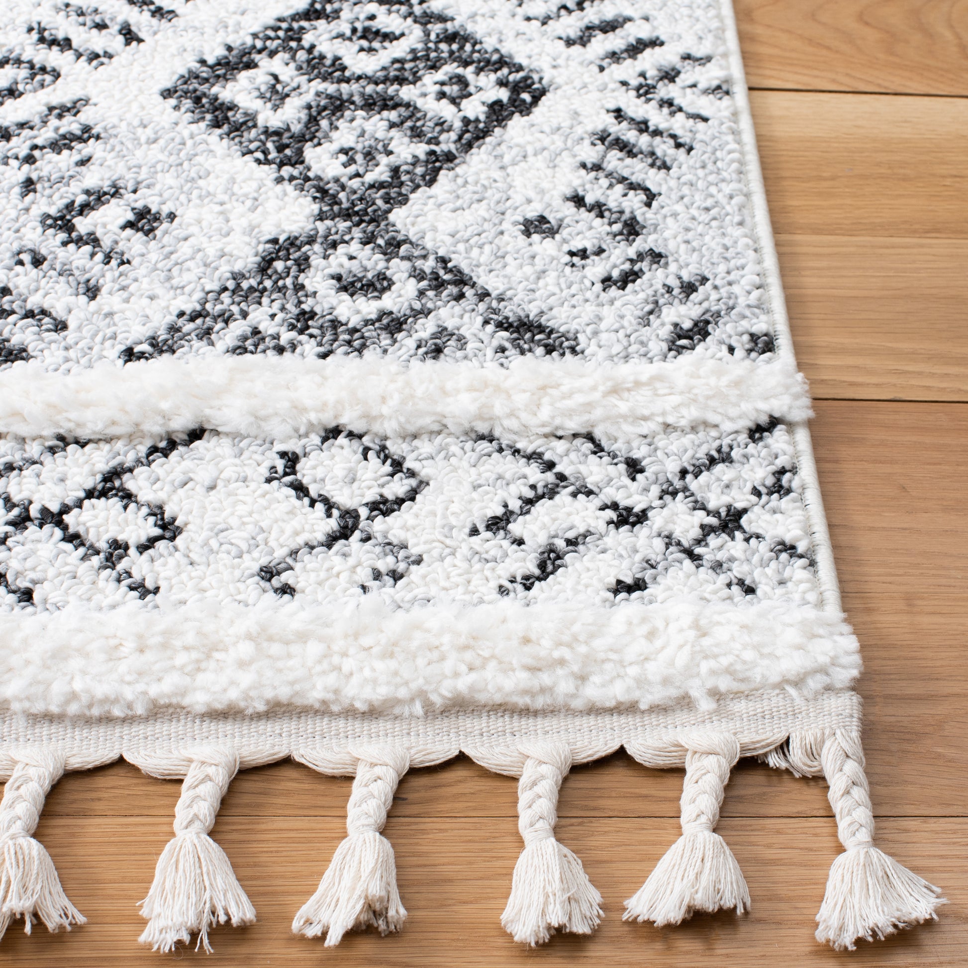 Safavieh Moroccan Tassel Shag Mts630A Ivory/Grey Area Rug