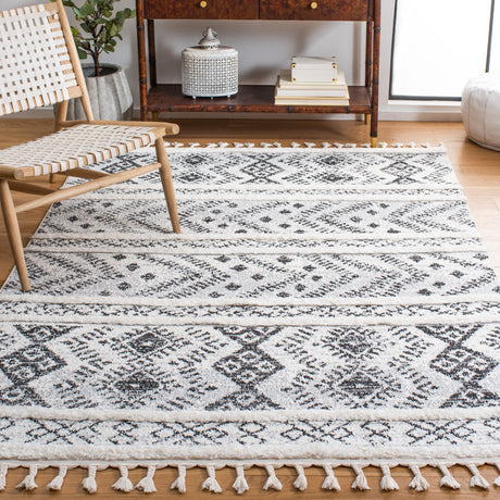 Safavieh Moroccan Tassel Shag Mts630A Ivory/Grey Rug.
