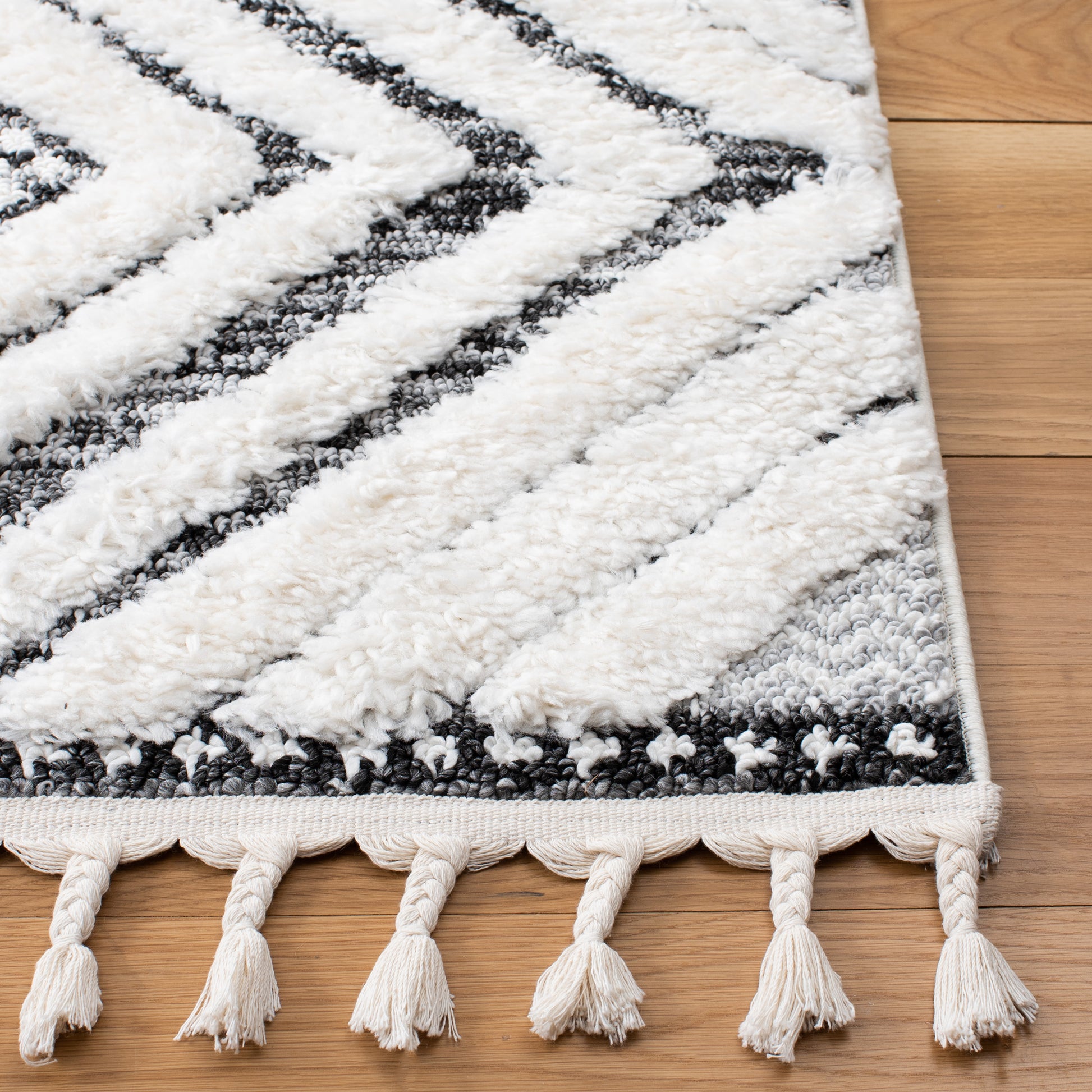 Safavieh Moroccan Tassel Shag Mts636A Ivory/Grey Area Rug