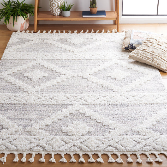 Safavieh Moroccan Tassel Shag Mts640A Ivory/Beige Rug.