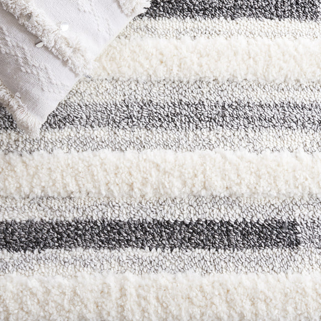Safavieh Moroccan Tassel Shag Mts648A Ivory/Grey Rug.