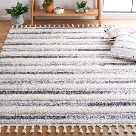 Safavieh Moroccan Tassel Shag Mts648A Ivory/Grey Rug.