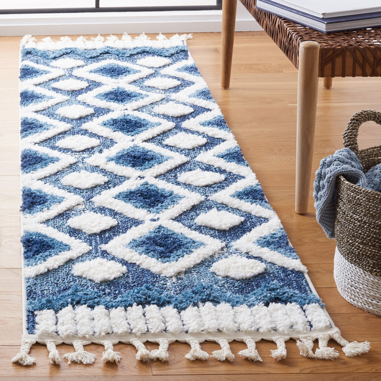 Safavieh Moroccan Tassel Shag Mts656M Blue/Ivory Rug.