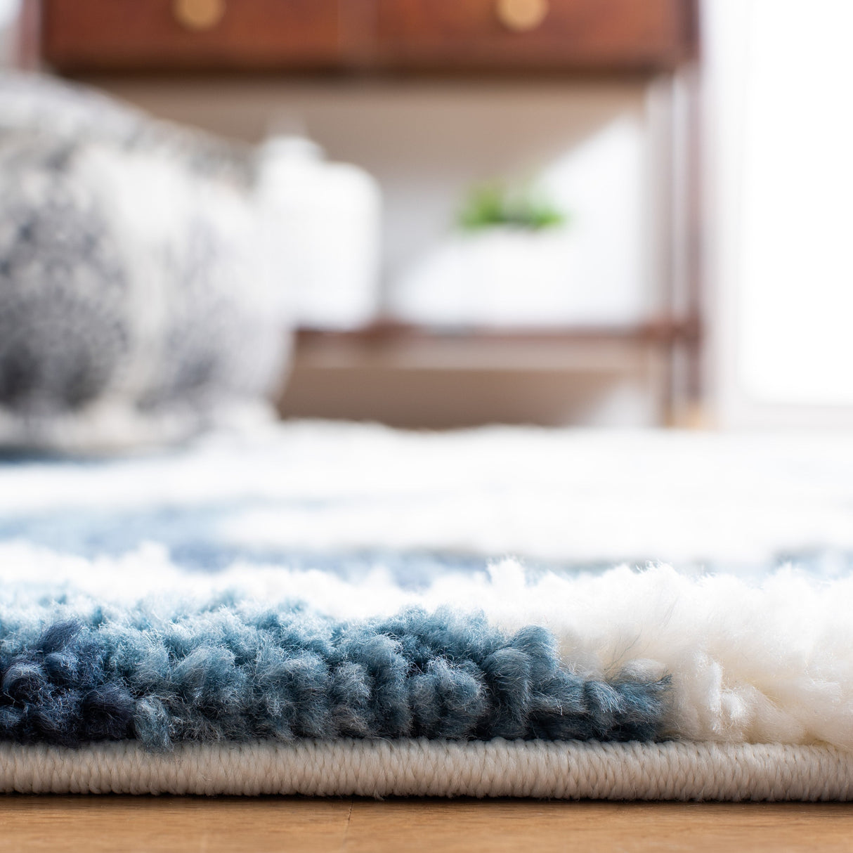 Safavieh Moroccan Tassel Shag Mts656M Blue/Ivory Rug.