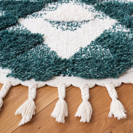 Safavieh Moroccan Tassel Shag Mts688Y Green/Ivory Rug.